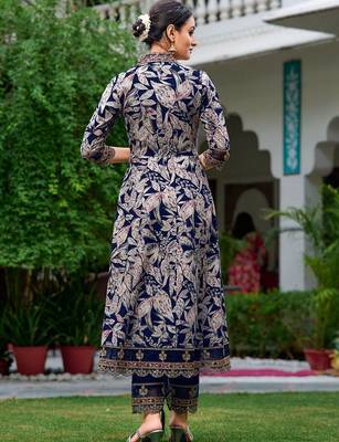 women floral printed a-line kurta with trousers & dupatta 5