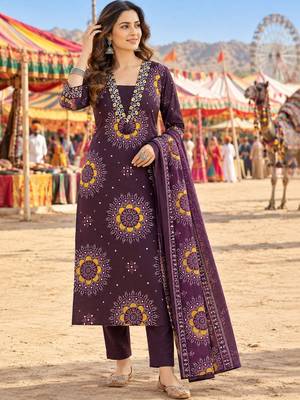 women ethnic motifs printed regular  cotton kurta with trousers & with dupatta 1