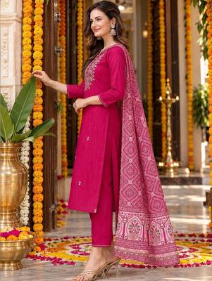 women ethnic motifs embroidered kurta with trousers & with dupatta 3