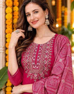 women ethnic motifs embroidered kurta with trousers & with dupatta 4