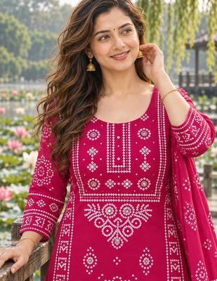 women ethnic motifs printed regular  cotton kurta with palazzos & with dupatta 2