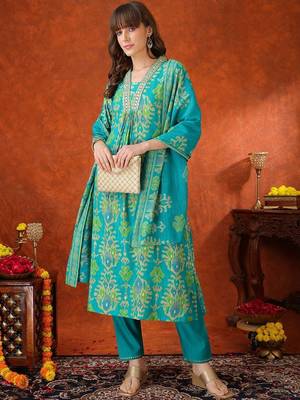women ethnic motifs embroidered mirror work kurta with trousers & with dupatta 4