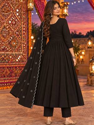 women ethnic motifs empire mirror work kurta with trousers & with dupatta 4