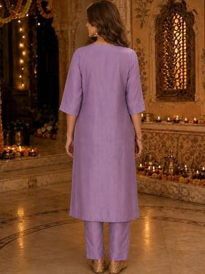 women ethnic motifs printed regular thread work kurta with trousers & with dupatta 2