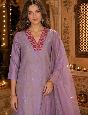 women ethnic motifs printed regular thread work kurta with trousers & with dupatta 4