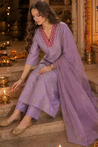 women ethnic motifs printed regular thread work kurta with trousers & with dupatta