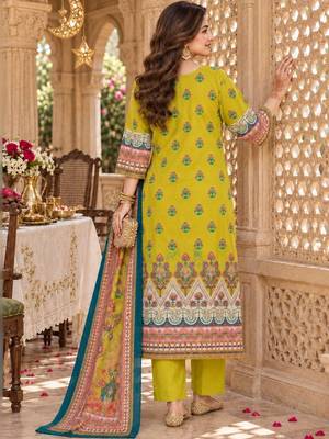 women ethnic motifs printed regular  cotton kurta with trousers & with dupatta 3