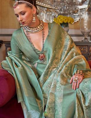 Beige woven design zari kanjeevaram saree 2