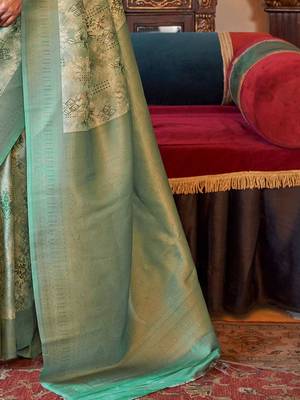 Beige woven design zari kanjeevaram saree 5