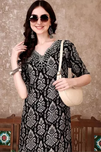 women ethnic motifs printed regular thread work kurta with trousers