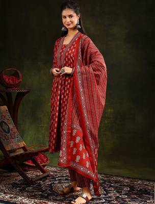 women ethnic motifs printed empire kurta with trousers & with dupatta 4