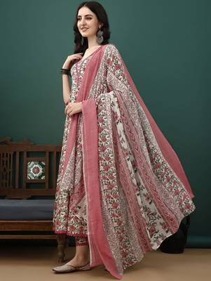women floral printed regular  cotton kurta with trousers & dupatta 4