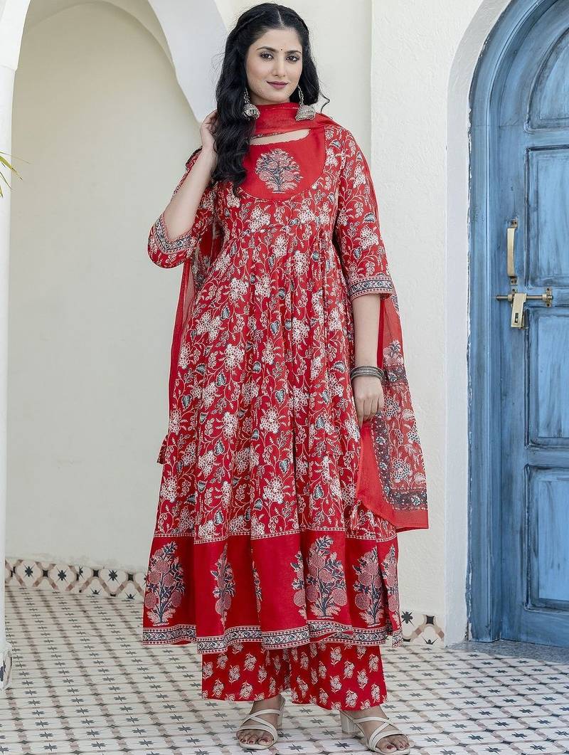 women floral printed tiered  cotton kurta with palazzos & with dupatta