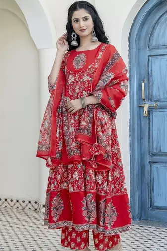 women floral printed tiered  cotton kurta with palazzos & with dupatta