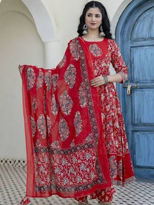women floral printed tiered  cotton kurta with palazzos & with dupatta 5
