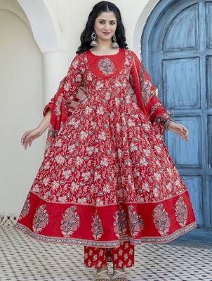 women floral printed tiered  cotton kurta with palazzos & with dupatta 6