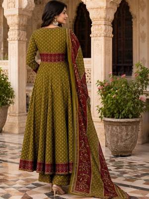 women ethnic motifs printed angrakha  cotton kurta with trousers & with dupatta 4
