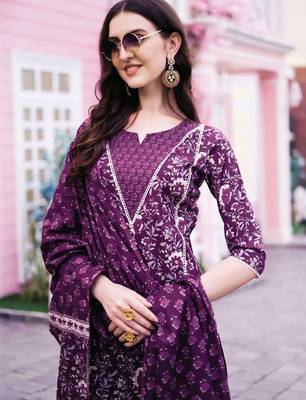 women floral printed regular  cotton kurta with trousers & with dupatta 7
