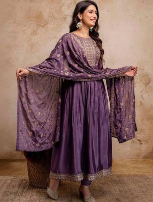 women ethnic motifs embroidered empire  silk kurta with trousers & with dupatta 3