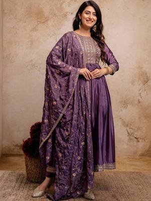 women ethnic motifs embroidered empire  silk kurta with trousers & with dupatta 6