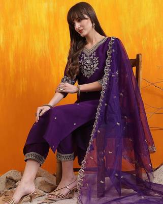 floral embroidered chanderi cotton v-neck straight kurta with trousers and dupatta 5
