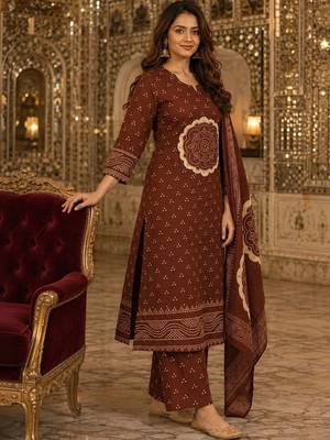 women ethnic motifs printed regular  cotton kurta with palazzos & with dupatta 3