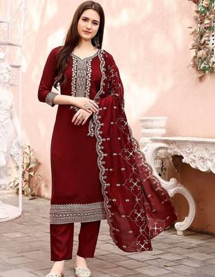 women ethnic motifs embroidered regular thread work kurta with trousers & with dupatta 1