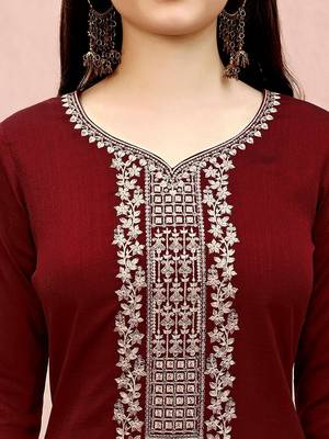 women ethnic motifs embroidered regular thread work kurta with trousers & with dupatta 3