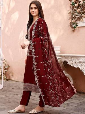 women ethnic motifs embroidered regular thread work kurta with trousers & with dupatta 5