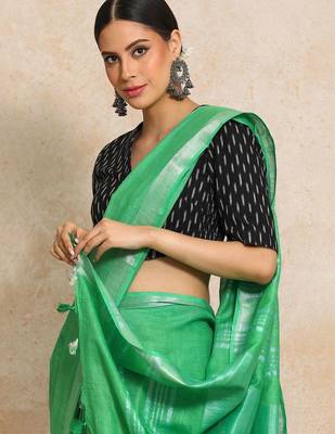Green woven design  cotton handloom saree 2