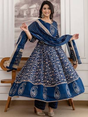 women ethnic motifs printed angrakha  cotton kurta with trousers & with dupatta 1