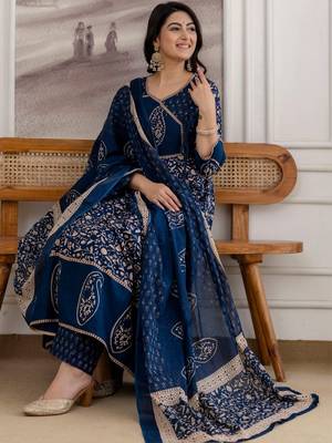 women ethnic motifs printed angrakha  cotton kurta with trousers & with dupatta 2