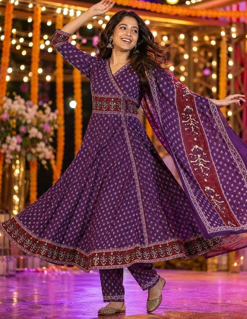 women ethnic motifs printed angrakha  cotton kurta with trousers & with dupatta