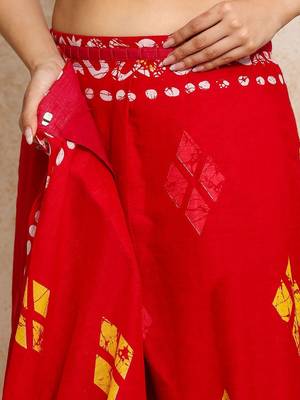 Red batik  cotton saree with blouse 5