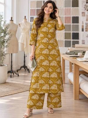 women floral printed regular  cotton kurta with palazzos 1