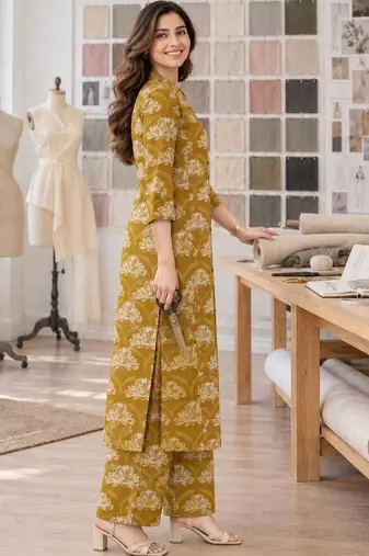 women floral printed regular  cotton kurta with palazzos