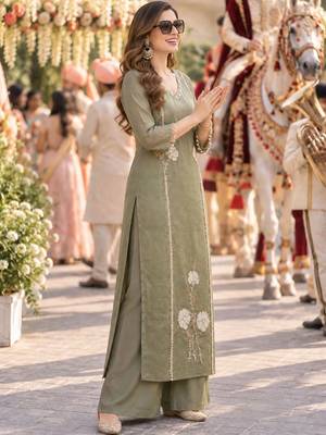 women floral embroidered regular beads and stones kurta with palazzos & with dupatta 2