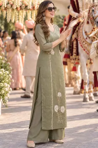 women floral embroidered regular beads and stones kurta with palazzos & with dupatta