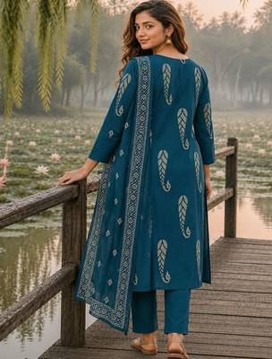 women ethnic motifs printed regular thread work  cotton kurta with trousers & with dupatta 4