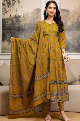 women ethnic motifs printed  cotton kurta with trousers & with dupatta