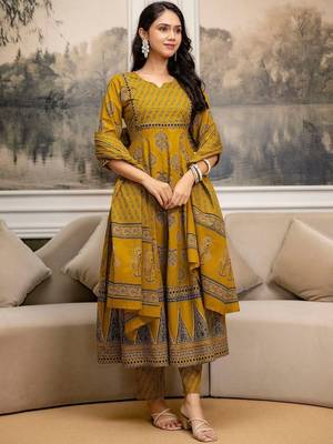 women ethnic motifs printed  cotton kurta with trousers & with dupatta 2