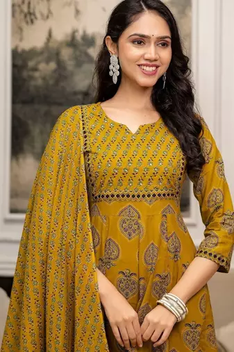 women ethnic motifs printed  cotton kurta with trousers & with dupatta