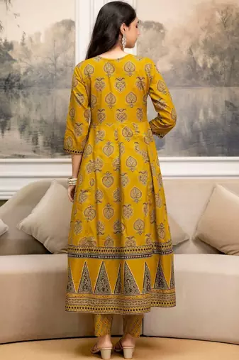 women ethnic motifs printed  cotton kurta with trousers & with dupatta