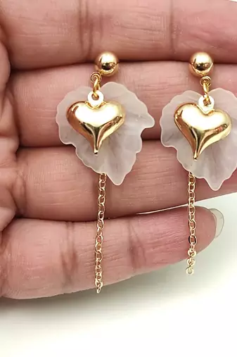 Anti-tarnish, stud back closure, dangling chain, puffy heart charm