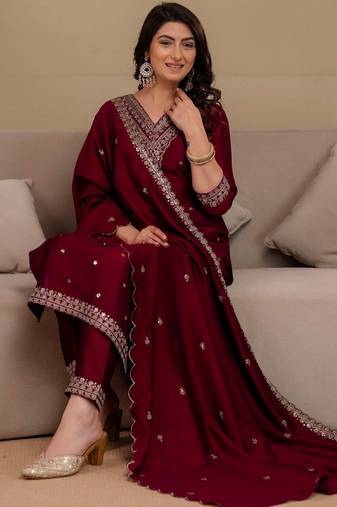 women ethnic motifs embroidered regular thread work kurta with trousers & with dupatta