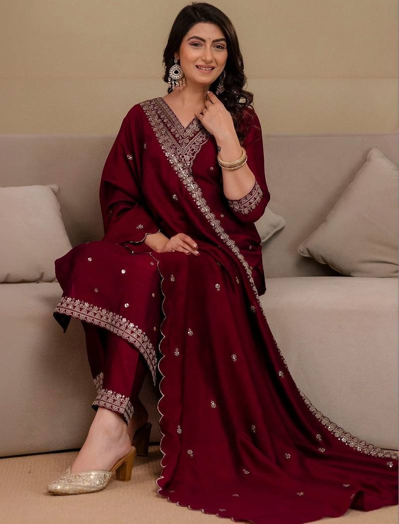 women ethnic motifs embroidered regular thread work kurta with trousers & with dupatta