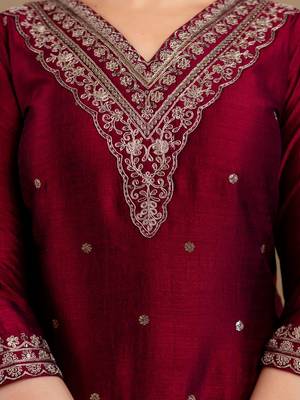 women ethnic motifs embroidered regular thread work kurta with trousers & with dupatta 6