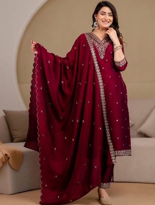women ethnic motifs embroidered regular thread work kurta with trousers & with dupatta 7