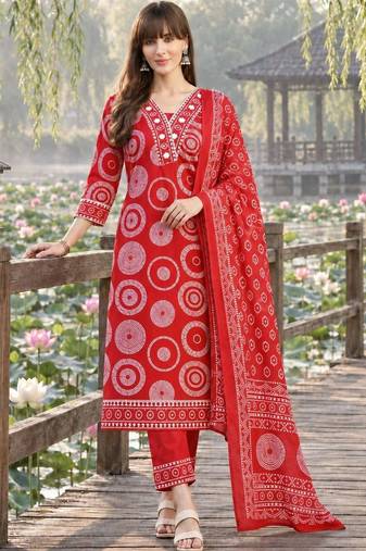 women printed regular  cotton kurta with trousers & with dupatta