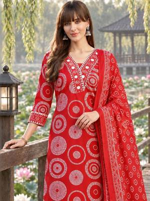 women printed regular  cotton kurta with trousers & with dupatta 2